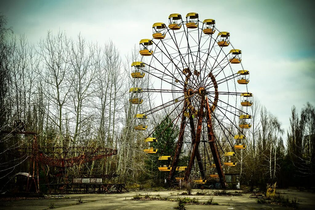 Http chernobyl. Колесо обозрения Припять 1986. Чернобыль зона отчуждения Припять. Чернобыль зона отчуждения колесо обозрения. Чернобыль город Припять.