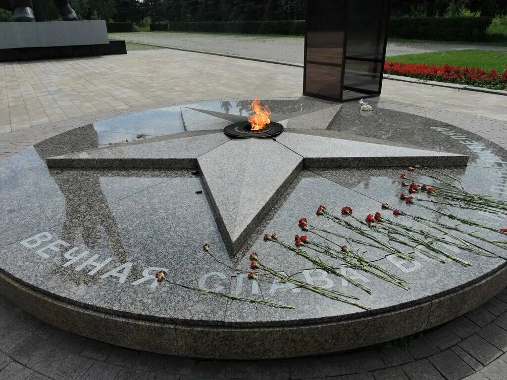 Станция кулицкая тверская область. Мемориал на площади победы ульяновск. Мемориал великой отечественной войны село пушкино омский район. 30 летия победы отзывы. Село бологое русско-полянского района омской области.