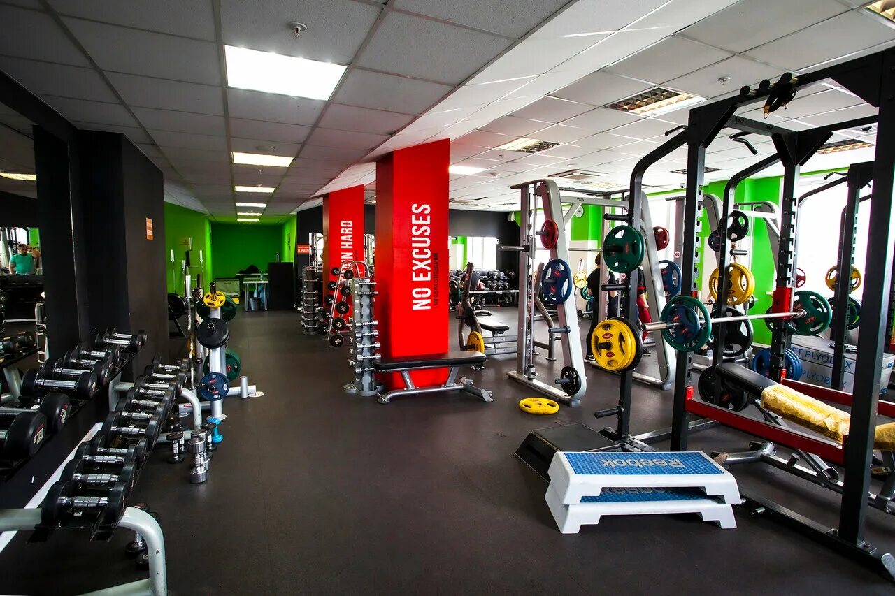 Фитнес арена сургут. Change fitness бишкек. Фитнес клуб фрунзе. Арена тренажерный зал сургут. Спортзал в киеве в беркуте.