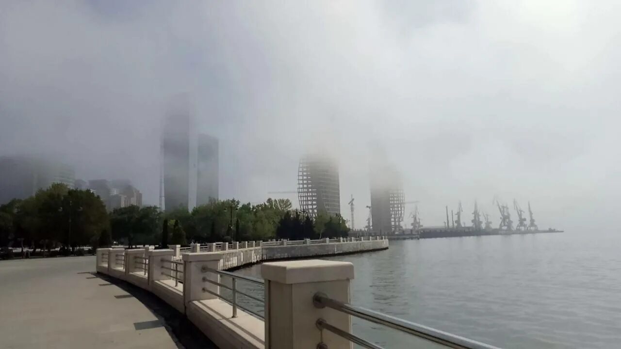 Баку в апреле. Flame towers баку. Баку климат. Ночной баку. Баку бульвар фото.