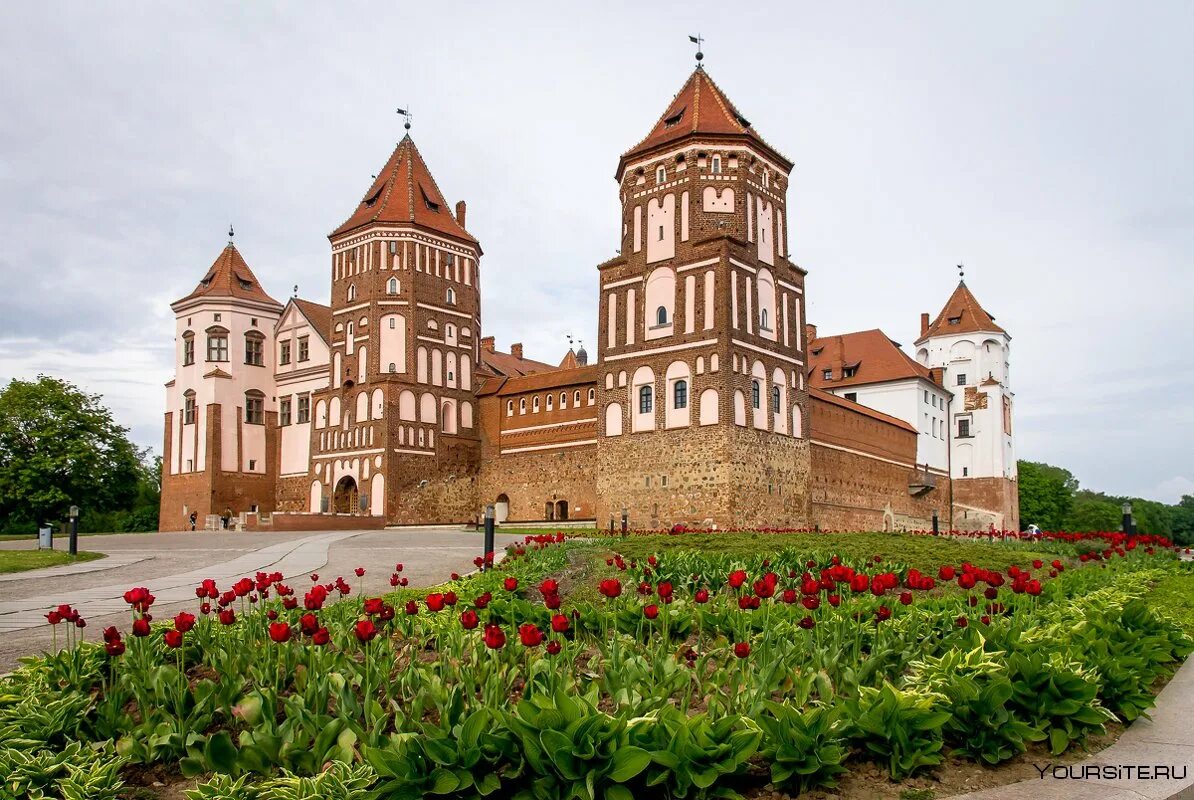 Национальным историко-культурным музеем-заповедником «несвиж». Достопримечательности белоруссии мирский замок. Город замки беларусь. Город замки беларусь. Мирский замок гродно.