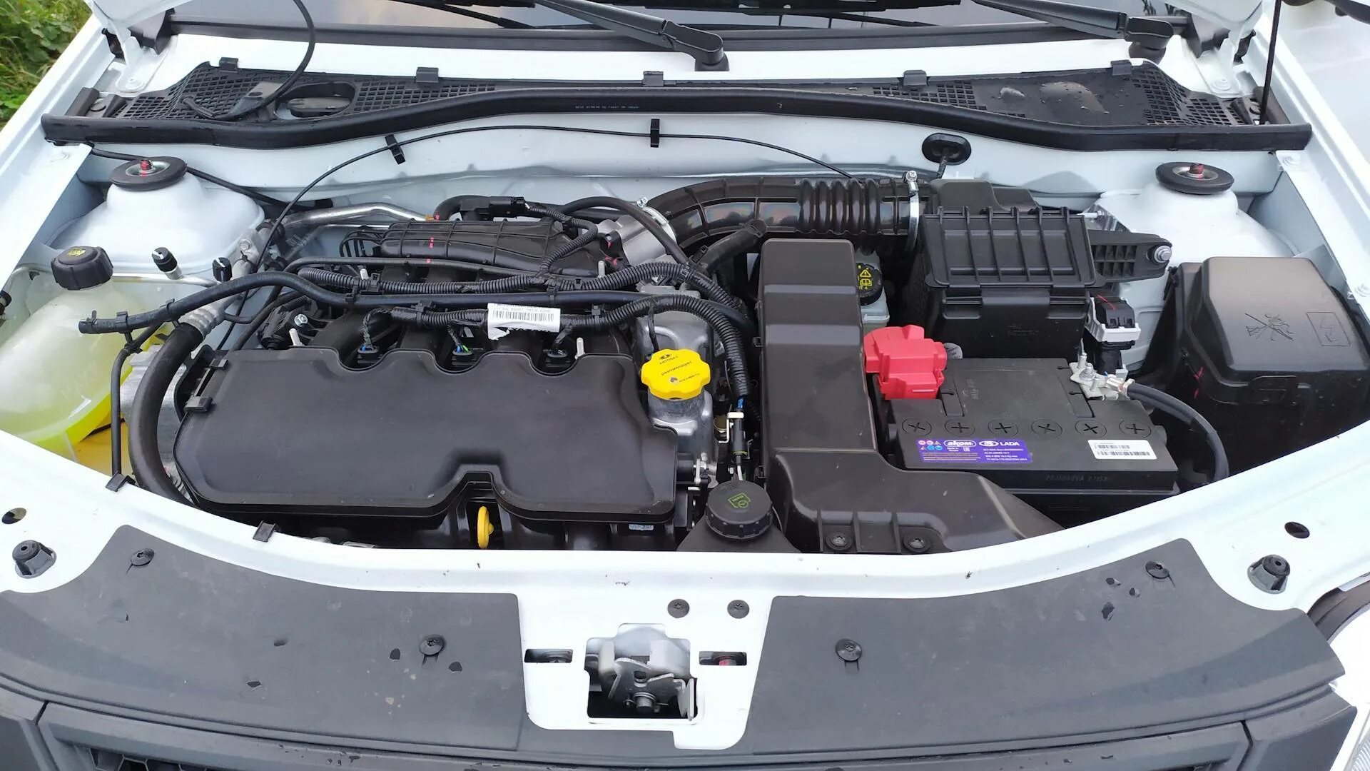 Largus двигатели. Largus двигатели. Мотор 11189 ларгус. Largus двигатели. Акб ларгус 16 клапанов.