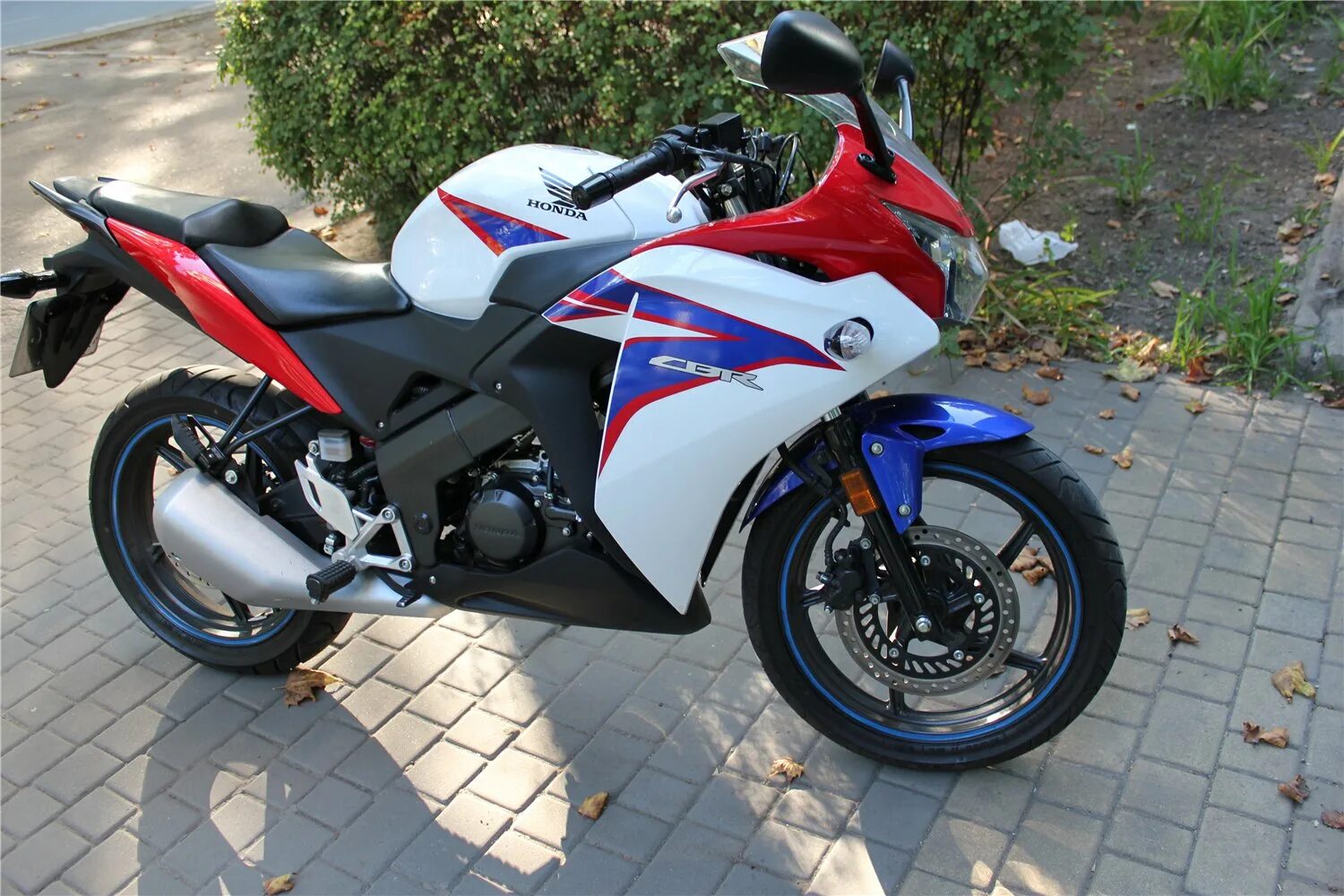 Сбр 125. Honda cbr125r. honda cbr 125. honda cbr 125 2010. honda cbr125r 2002.