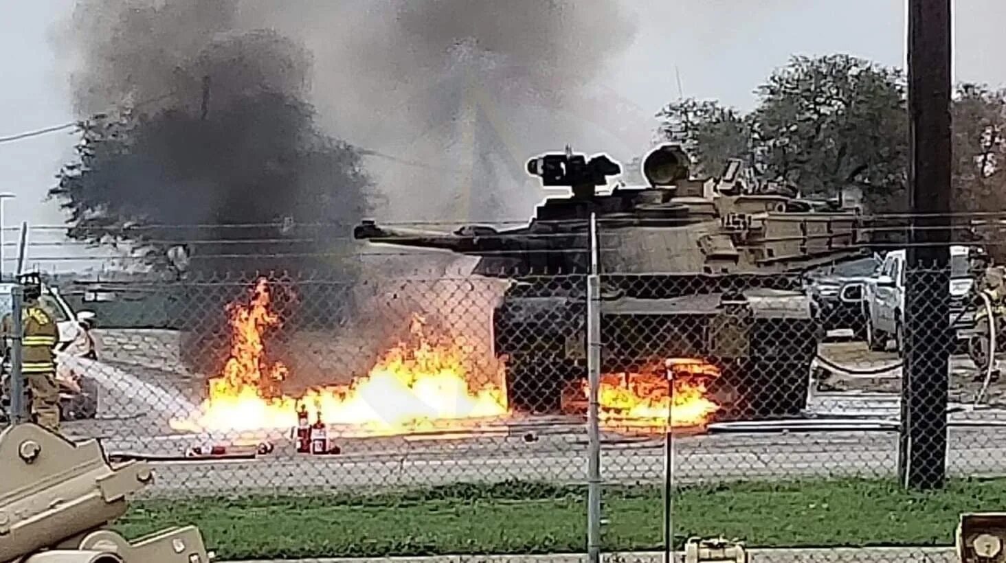 Видео поражения абрамса. M1a2 Абрамс. Абрамс м1а1 в Ираке. М1 Абрамс в Ираке.