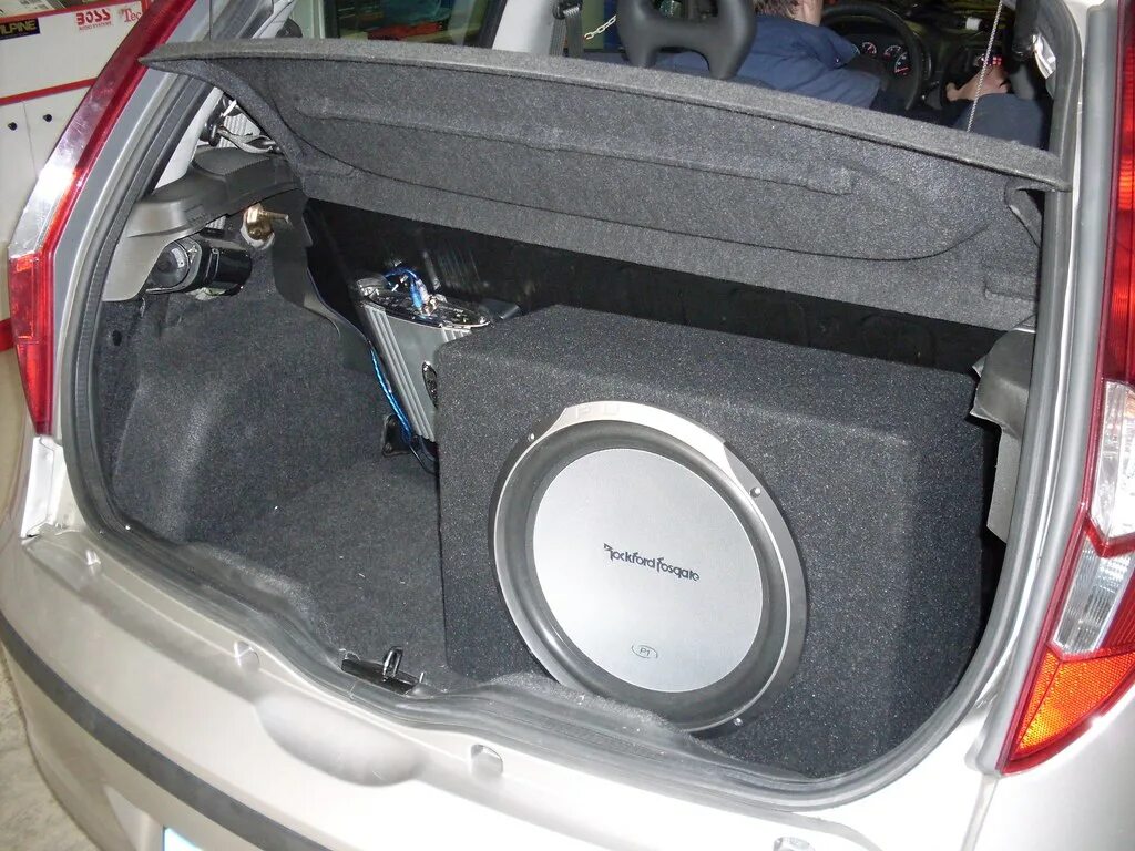 Сабвуфер издает звук. Сабвуфер rockford fosgate power. сабвуфер fiat punto. audio system сабвуфер 10. сабвуфер gb car audio system.