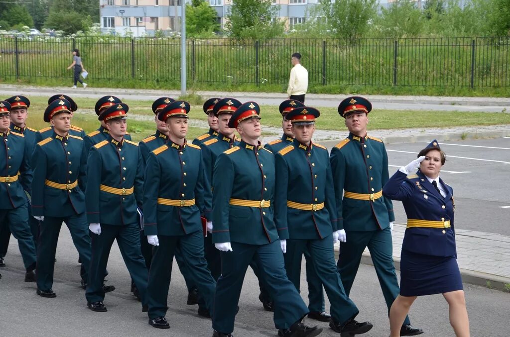 Учебный военный центр отзывы. Выпуск лейтенантов УВЦ СПБГУТ. УВЦ учебный военный центр. Военный центр СПБГУТ. ВУЦ СПБГУТ выпуск.