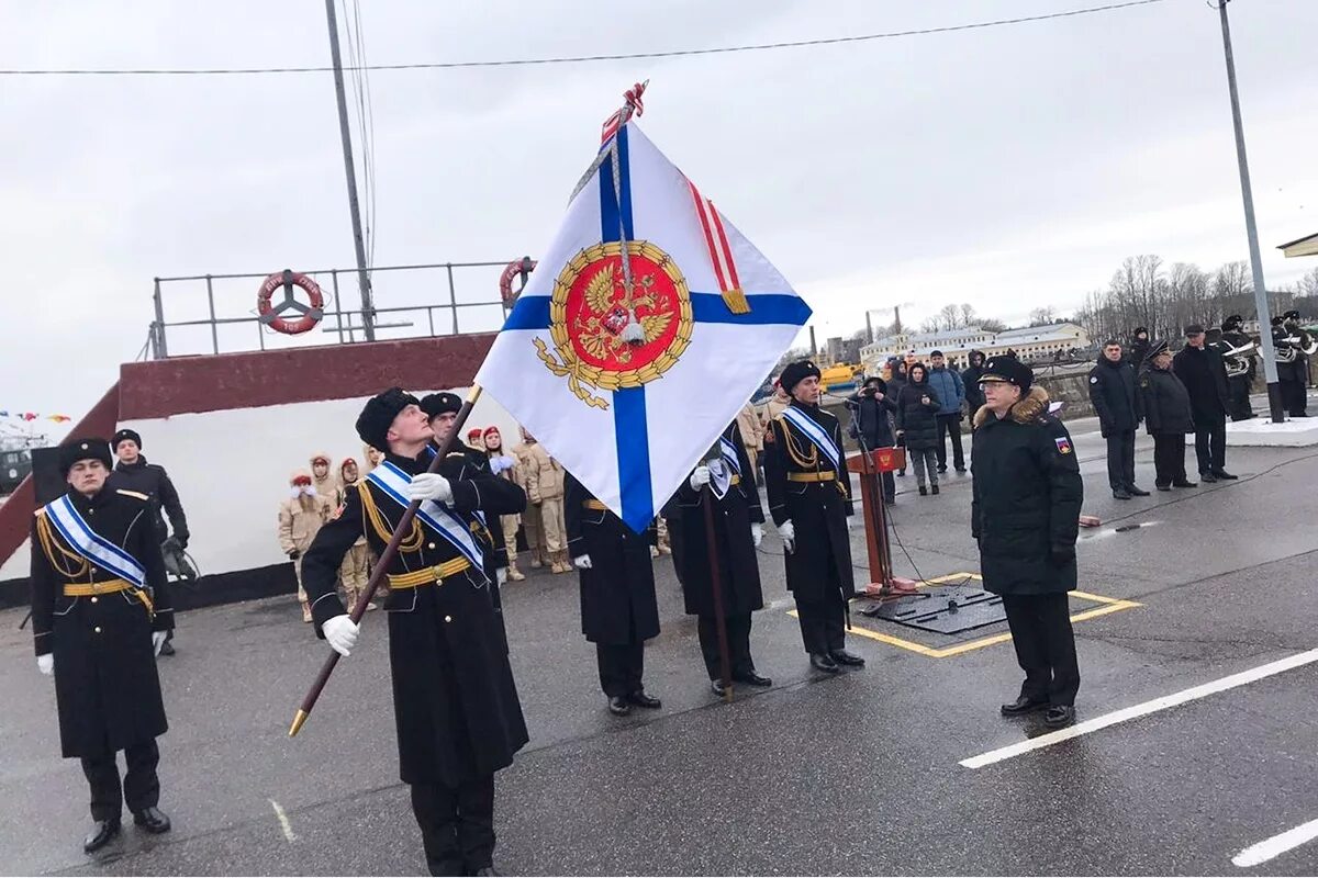 Боевое Знамя военно морского флота РФ. Боевое Знамя ВМФ РФ. Боевое Знамя ЛЕНВМБ. Знамя Балтийского флота России. Боевое знамя нового образца