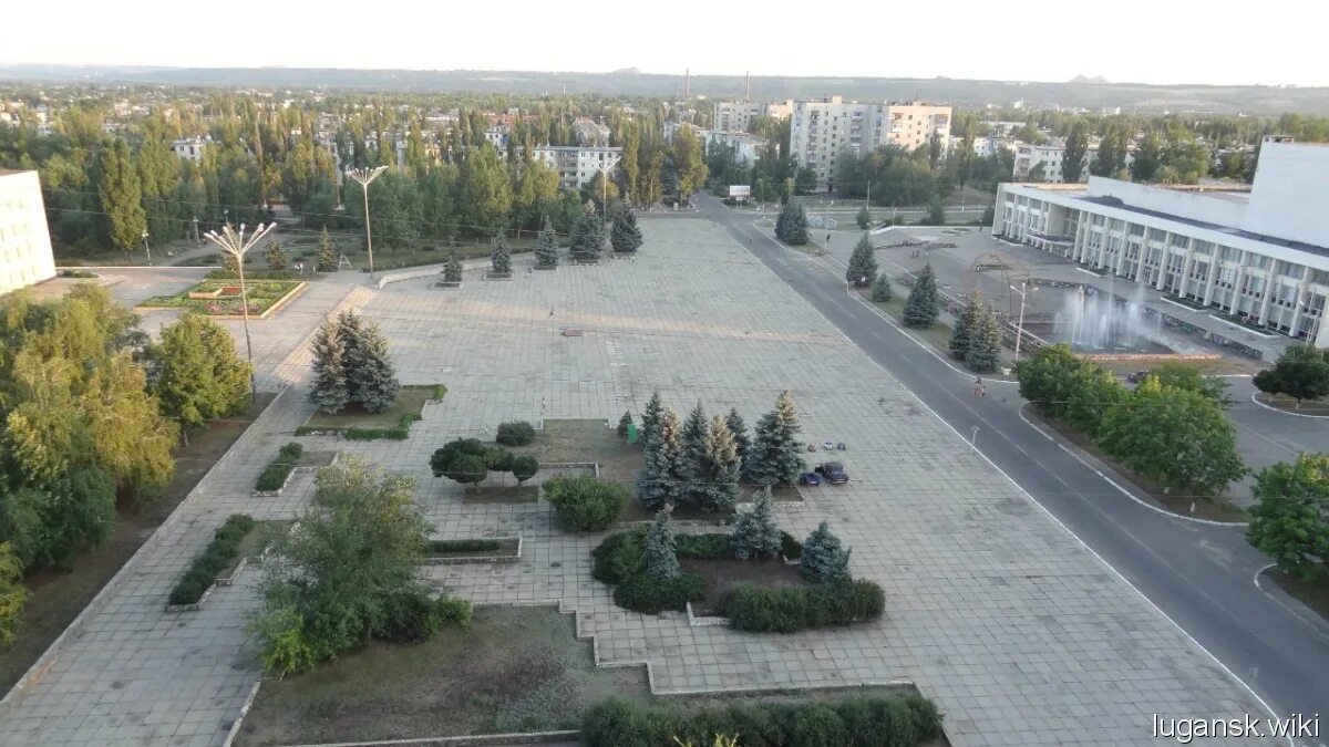 Луганск рубежное. Рубежное луганск. Рубежное луганская область. Село рубежное луганская область. Рубежное луганская область 7 микрорайон.