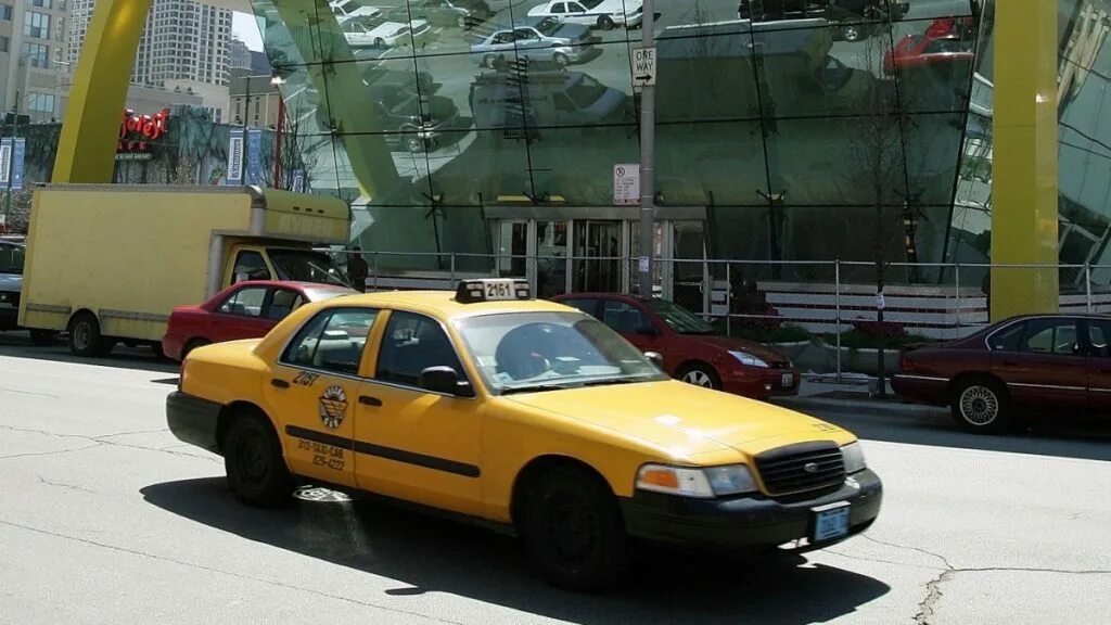 В фирме такси свободно 30. Volkswagen Taxi из 1990. Chevrolet Caprice Чикаго такси. Такси Nintendo. Заброшенные такси.