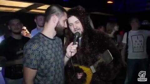 Ходит ходуном песня