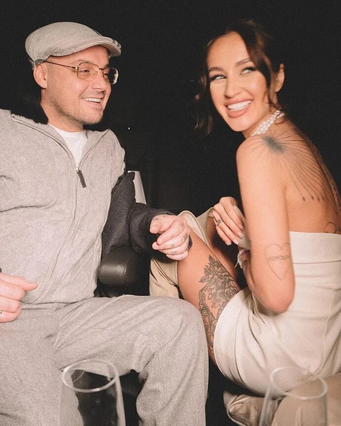 Юлии королевой гуф. Гуф изменил жене. Айза 2023. Невеста гуфа 2020. Айза долматова про гуфа.