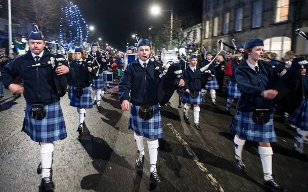 Сколько времени сейчас в шотландии. День святого андрея (saint andrew’s day) — шотландия. 30 ноября день святого андрея (saint andrew’s day) — шотландия. st. andrew&#039;s day в великобритании. день святого андрея в шотландии.