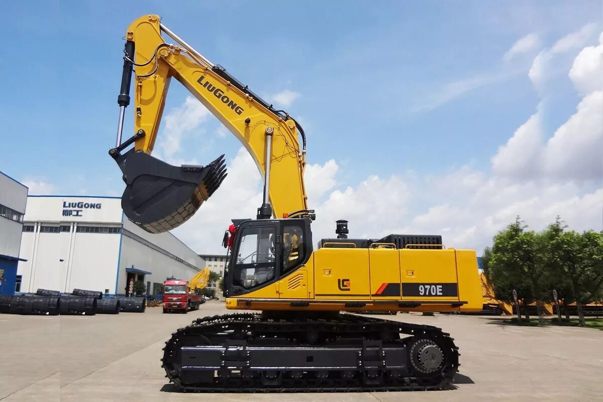 Xcmg xct55. Экскаватор люгонг 920. Liugong 925. Краны liugong. Автокран xcmg 50.