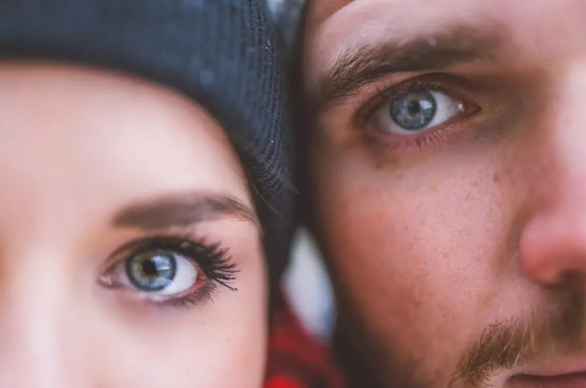 Мужской и женский глаз. Глаз человека. Глаза влюбленных. Глаза влюбленной девушки.