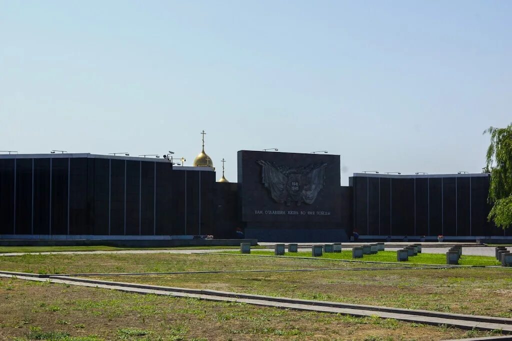 Мемориальное кладбище адрес. Мемориальное кладбище на кранцер-аллее. Мытищи кладбище военно мемориальное. Леонтьевское мемориальное кладбище. Федеральный военный мемориал в мытищах.