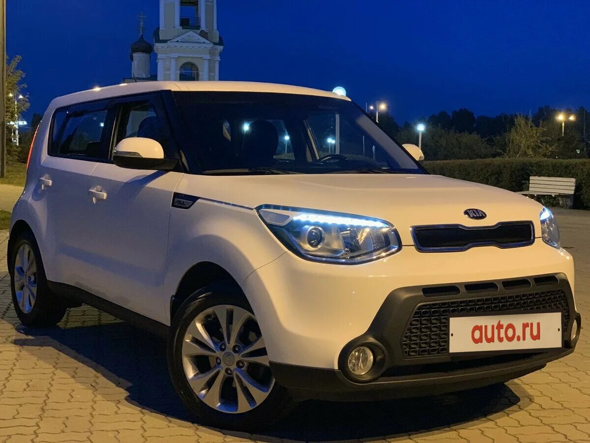 Авито купить киа соул. Kia Soul 2015. Kia Soul 2 2015. Кия соул 2015. Kia Soul 2015 белая.