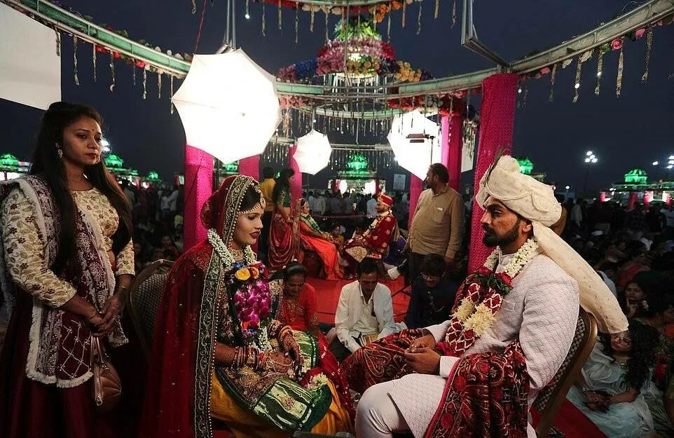 Свадьба века в индии. Индийская свадьба. Современная индийская свадьба. Индийская свадьба традиции. Традиционная свадьба в Индии.