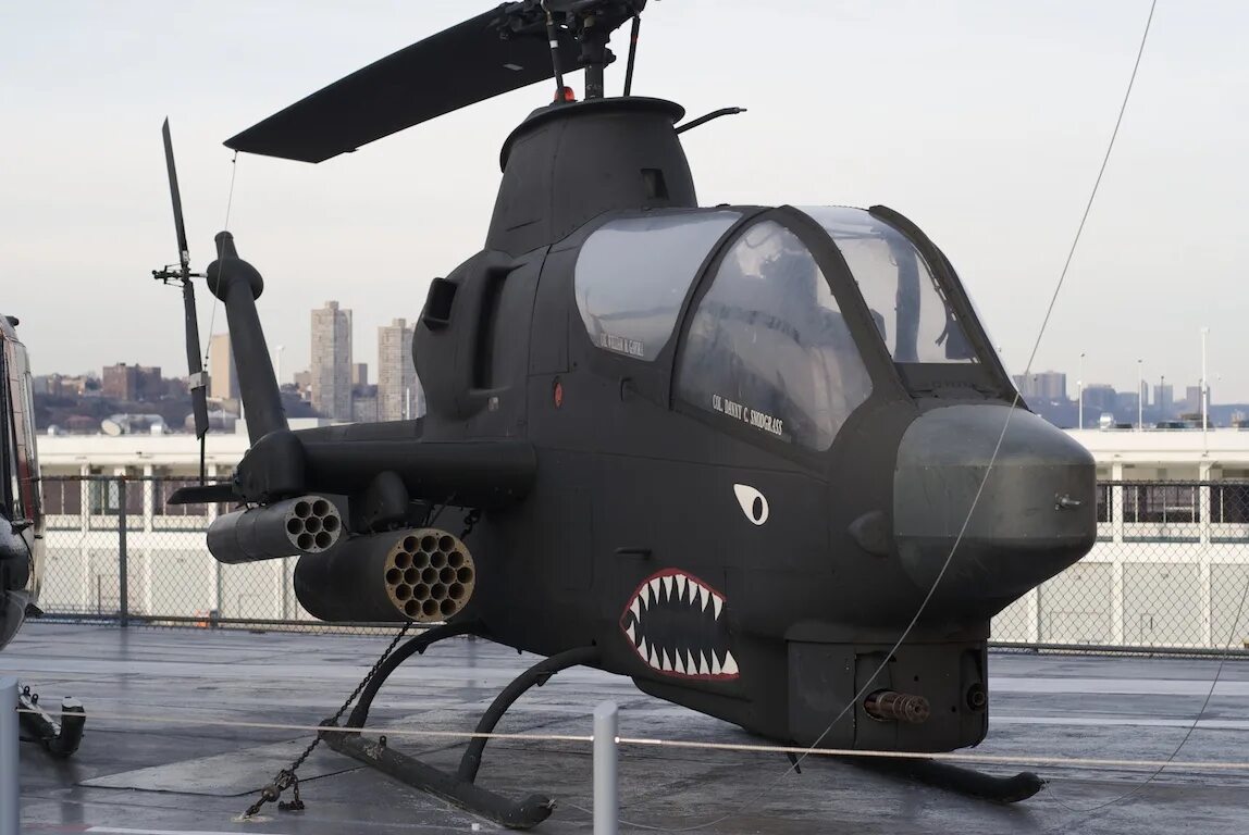 Bell ah 1 cobra. Bell Ah-1s Cobra South Korea. Bell Ah-1 Cobra габариты.