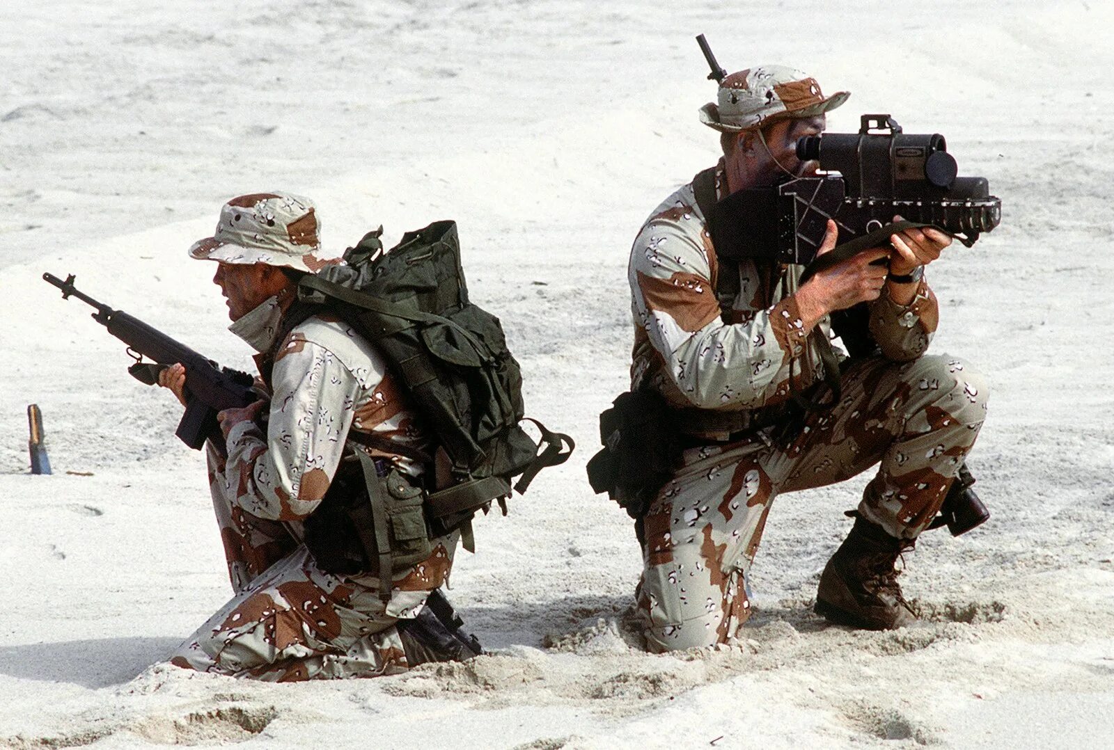 Долгая прогулка билли линна в перерыве футбольного матча. M14 navy seals. Морские котики спецназ вмс сша. Us navy seals. Морские котики сша.
