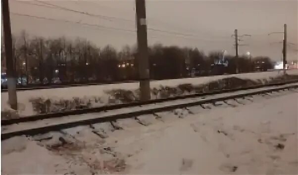 26 декабря 2020 ребенок попал под поезд. электричка сбила 2 человек в москве. мальчик попал под поезд. мальчик попал под поезд в санкт-петербурге. мальчика под поезд.