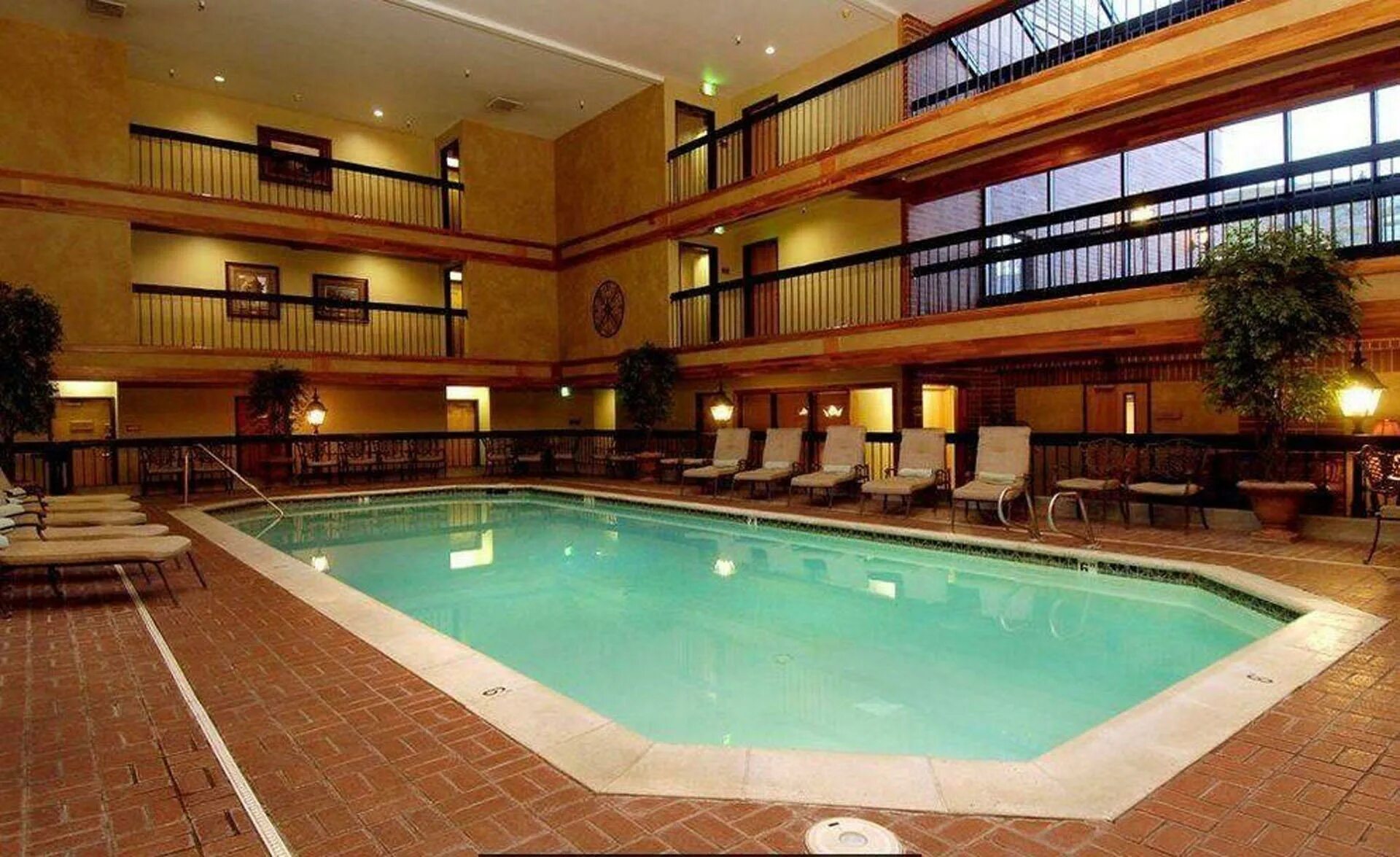 Отель go park химки. Отель holiday inn khimki. Гоу парк отель сходня. Гостиница go park. Отель go park химки.