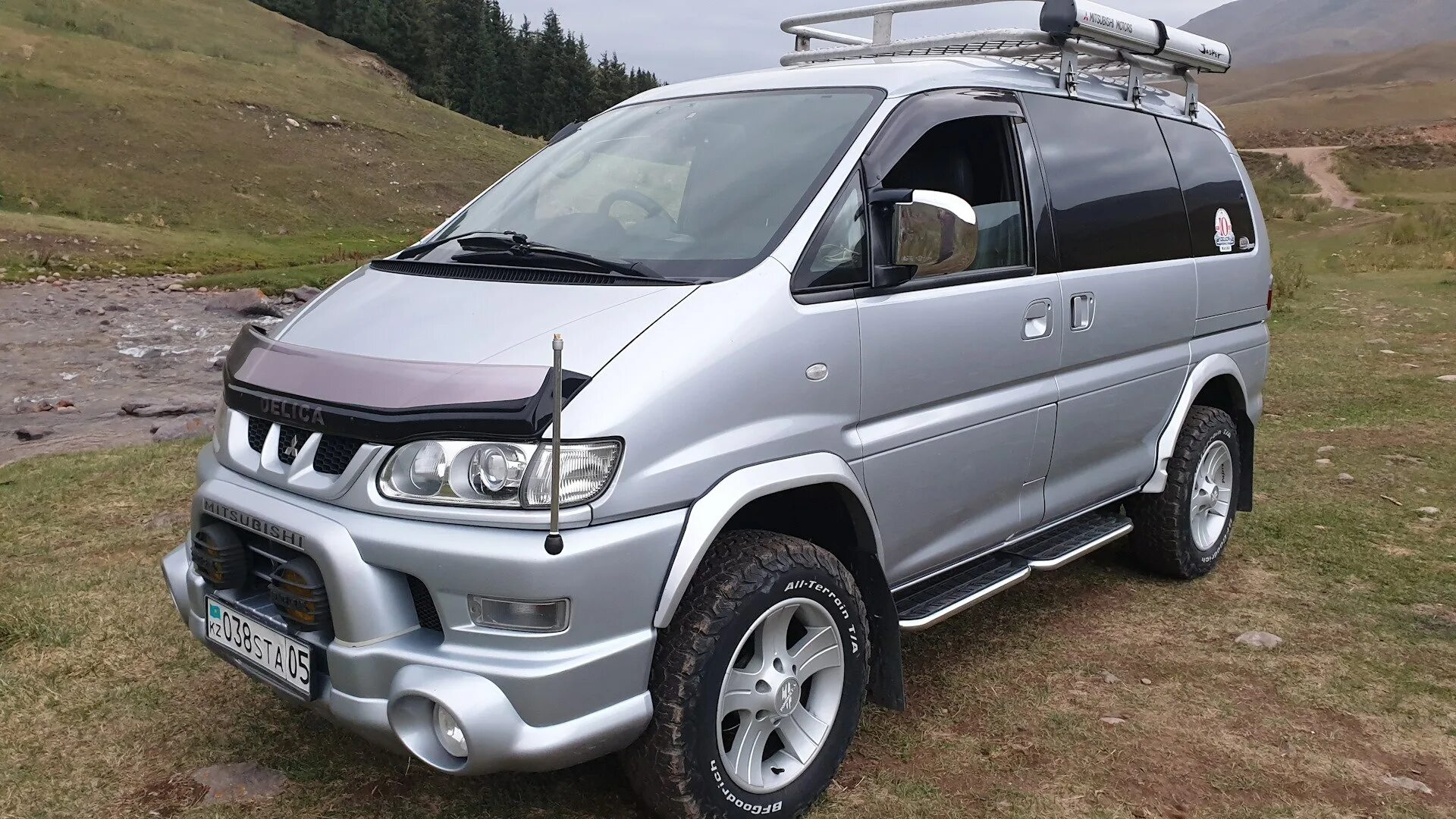 Delica продажа. Митсубиси Делика 4х4. Мицубиси Делика l400. Mitsubishi Delica 3. Mitsubishi Delica 2005.