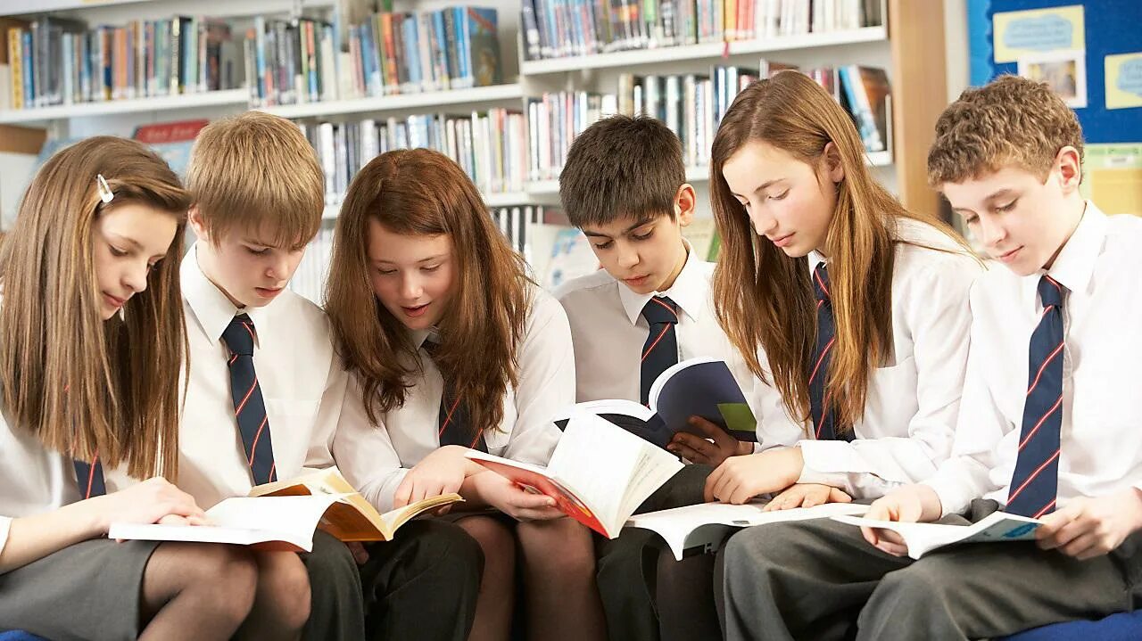 С днем студента. Студент 6 класса. Студенты в вузе. Творческие студенты. Студент 6 класса.