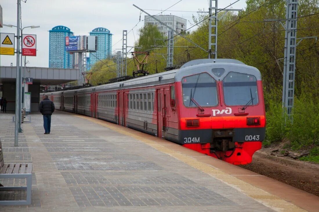 Ржд ростов электрички. Электрички. Электропоезд РЖД. Пригородные поезда РЖД. Поезда Рижского направления.