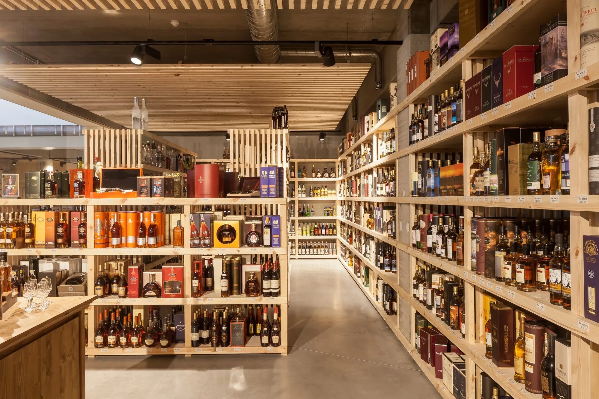 винный бутик "wine in". винный шкаф фанагория. винная лавка. Piano piano винный бутик спб. эпицентр винный магазин.