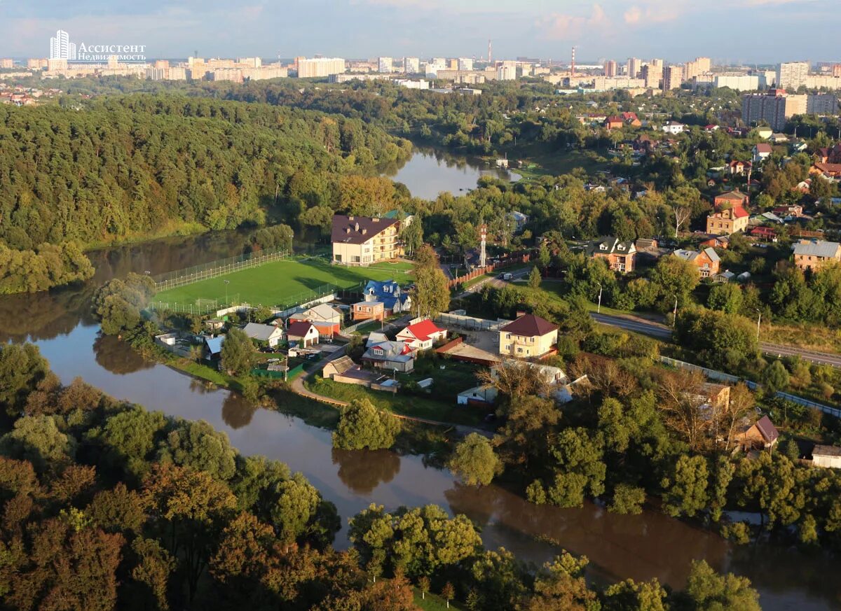 Погулять в подольске. Подольск Московская область. Пахра Подольск. Центр Подольска Московской области. Река Пахра в Подольске вид сверху.