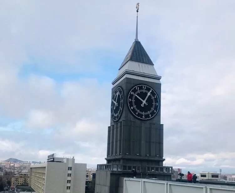 Биг бен красноярск. Высота биг бена в красноярске в метрах. Высота биг бена в красноярске в метрах. Высота биг бена в красноярске в метрах. Кыргызский биг бен.