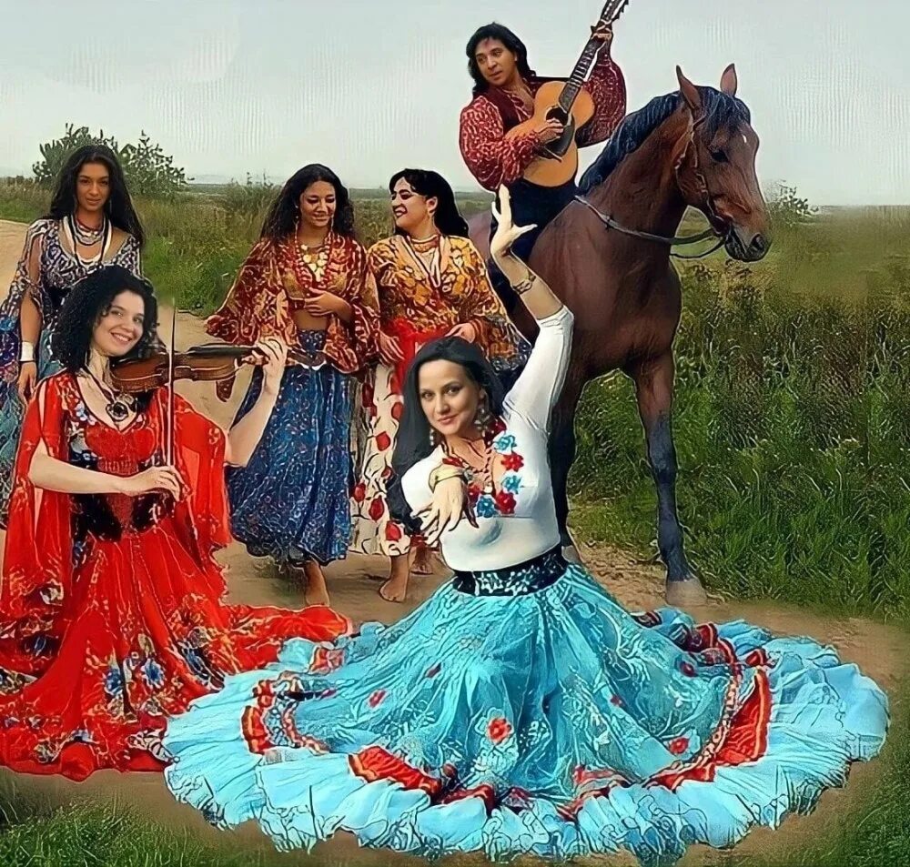 Цыгане автор. Цыгане танцуют. цыгане фото. танцы цыган. цыгане пляшут.