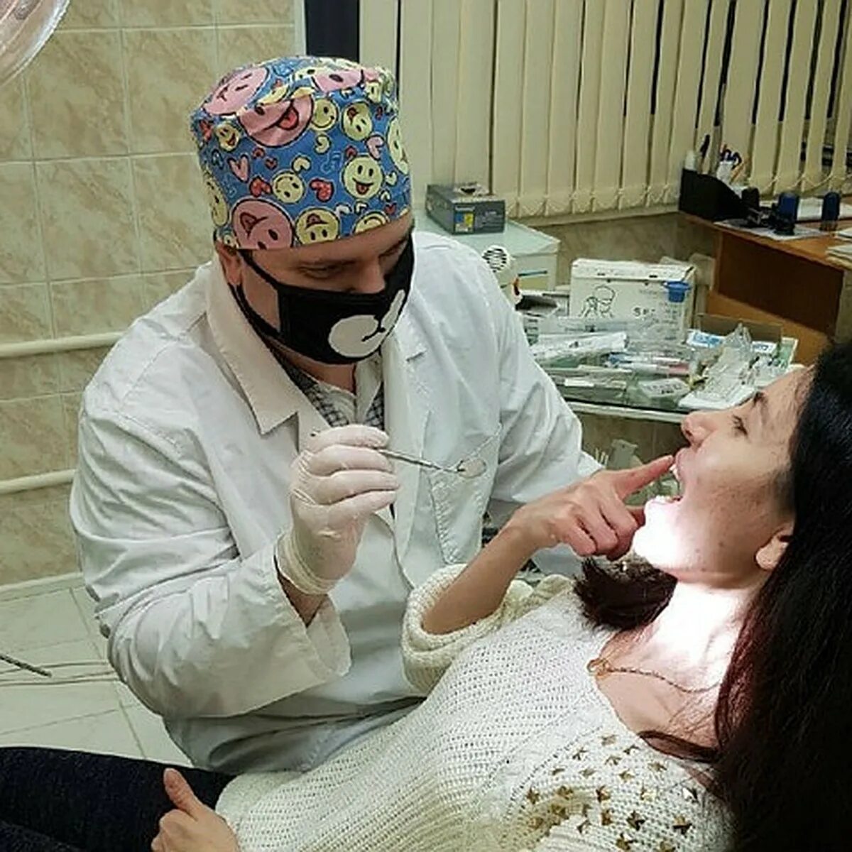 Стоматология практика врачи. Девушка стоматолог.