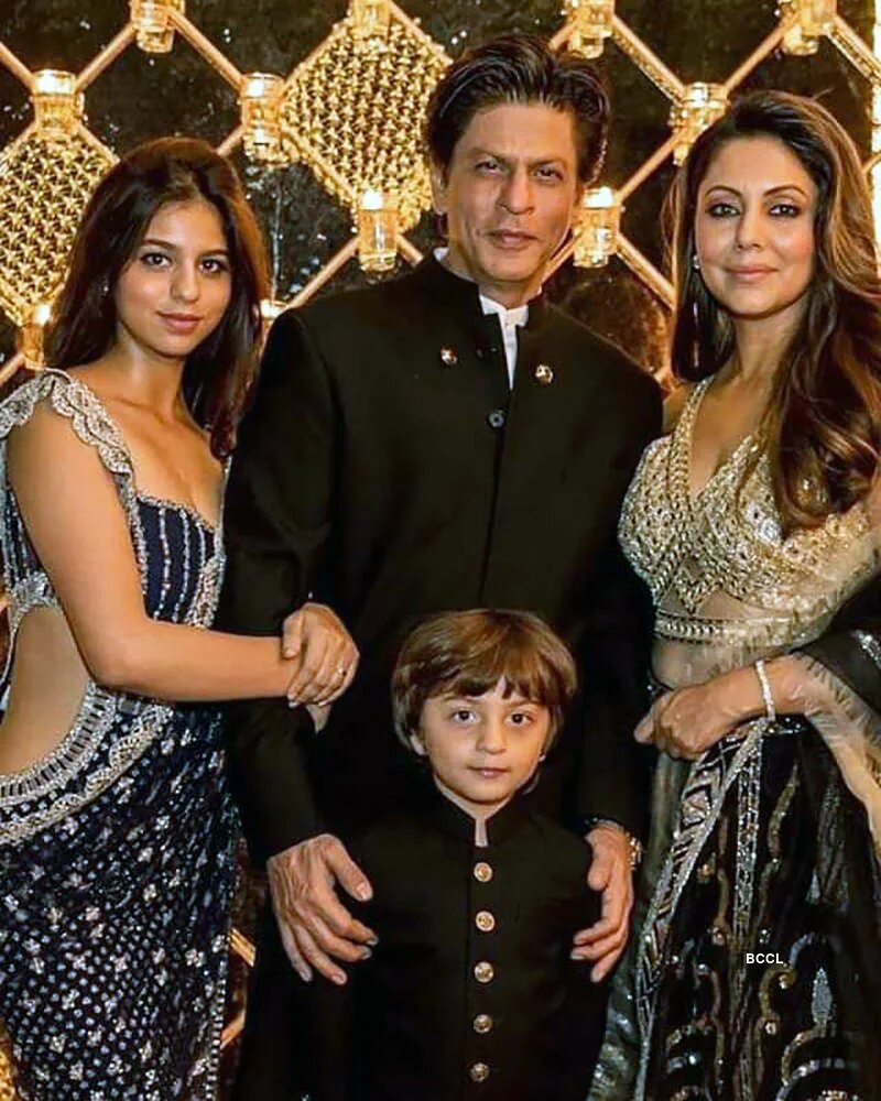 Pin by Mahassine Abdi on $HAH Rukh Khan Shahrukh khan, Shahrukh khan family, Cut