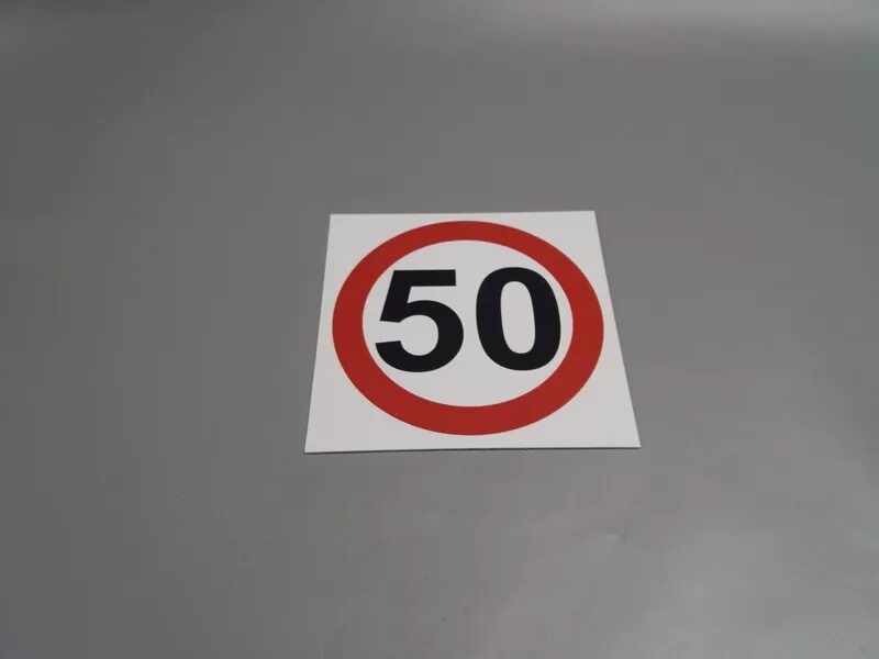 Знак ограничения скорости. Дорожный знак ограничение скорости 20 км. Знак ограничения скорости 10 км. Ограничение скорости 40.