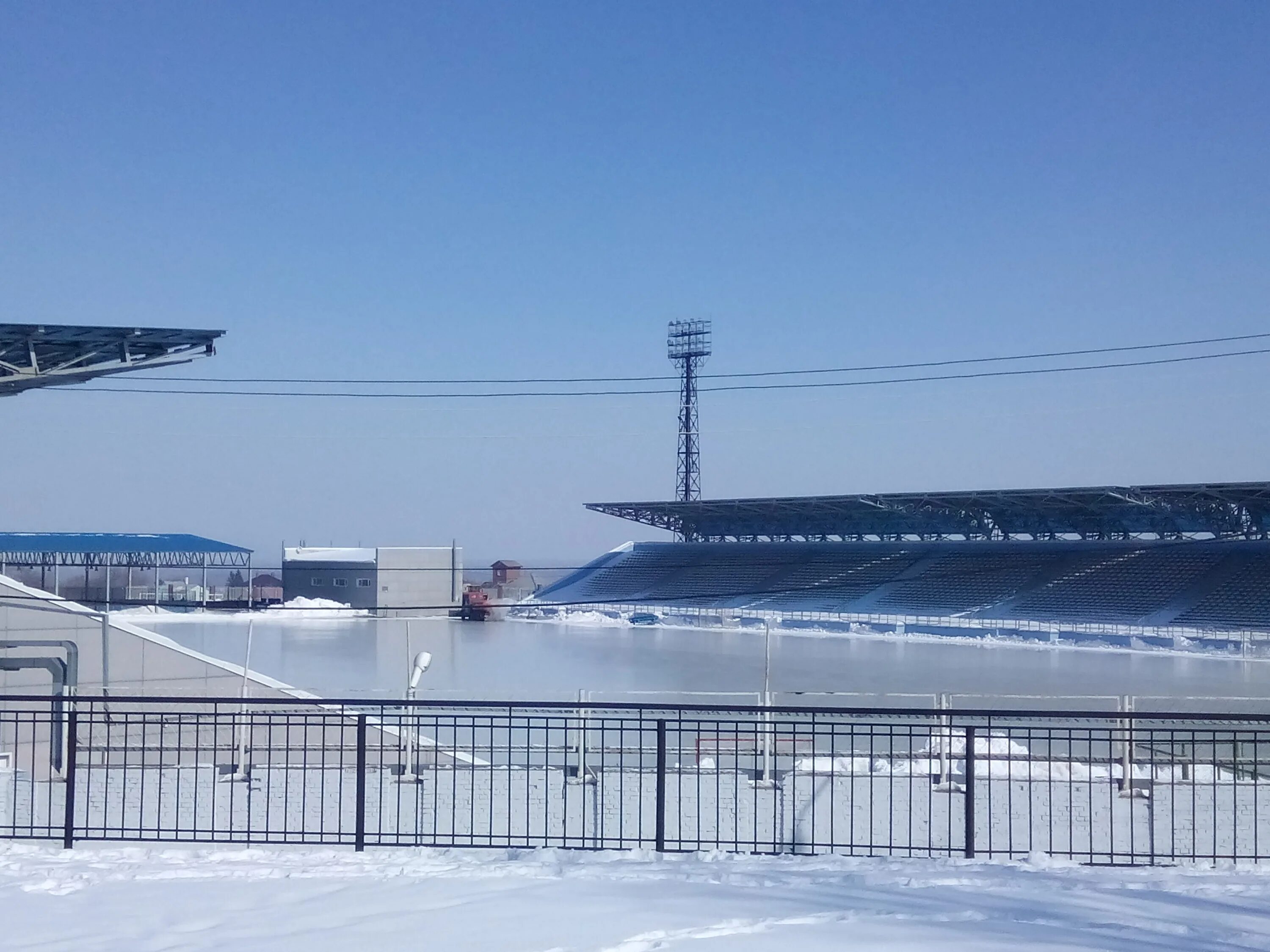 сибирский нефтяник омск каток. нефтяник новокуйбышевск каток. нефтяник 2 новокуйбышевск каток. нефтяник новокуйбышевск каток 2024. каток на стадионе нефтяник октябрьский.