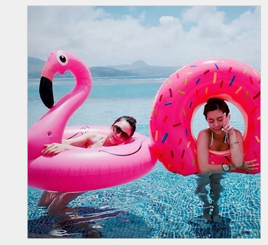 Плывёт розовым. Лодка розовая розовая для бассейнов. Swim boat фламинго. Камера бассейн фламинго. Бассейн фламинго.