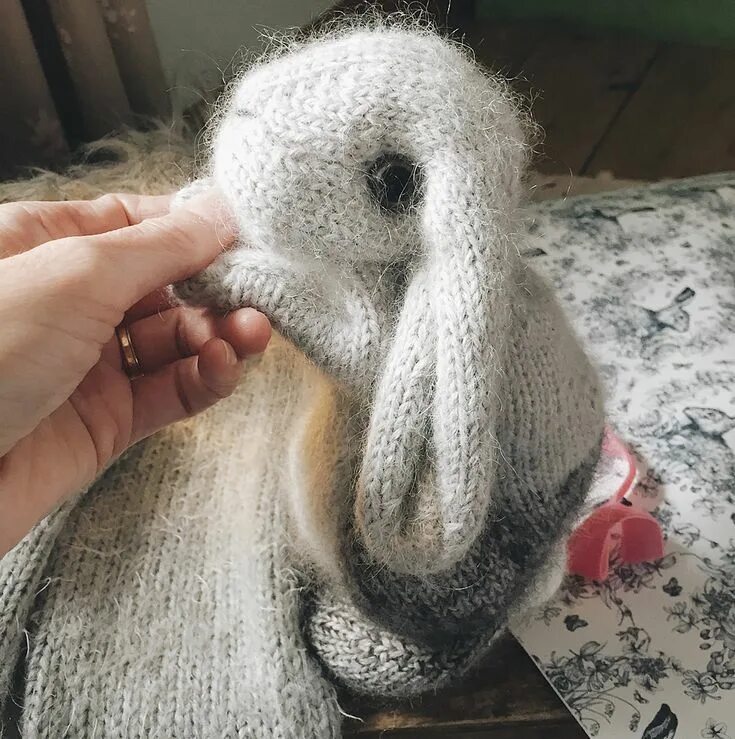 Вязаные игрушки клэр гарланд. Голландский кролик клэр гарланд. клэр гарланд вязаные кролики. клэр гарланд игрушки.