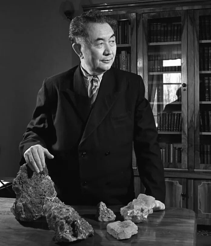 қаныш сәтбаев еңбектері