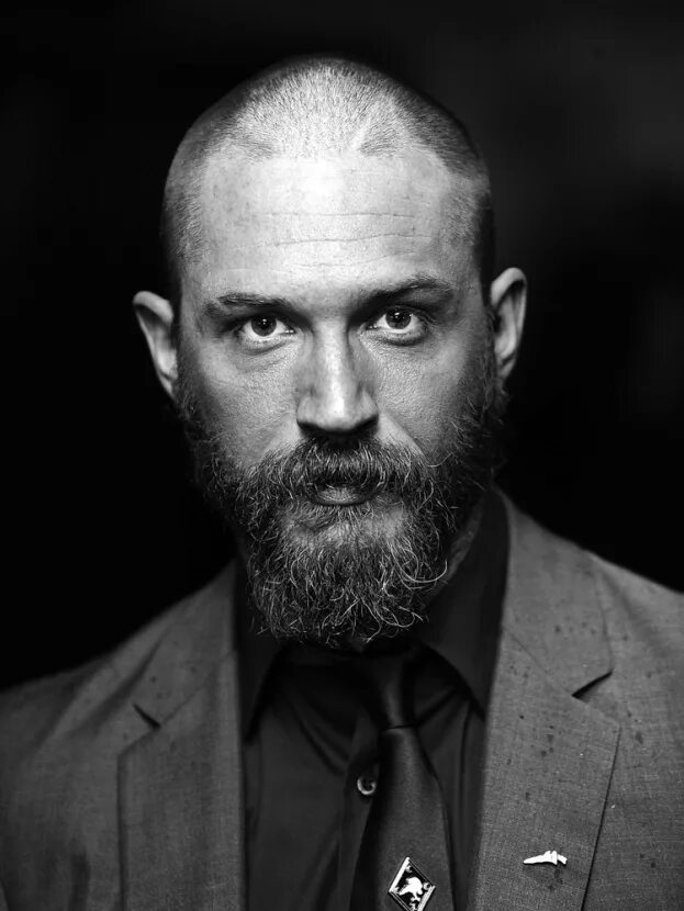 Топ харди. Tom Hardy. Том Харди лысый. Том Харди с бородой. Фото Тома Харди.