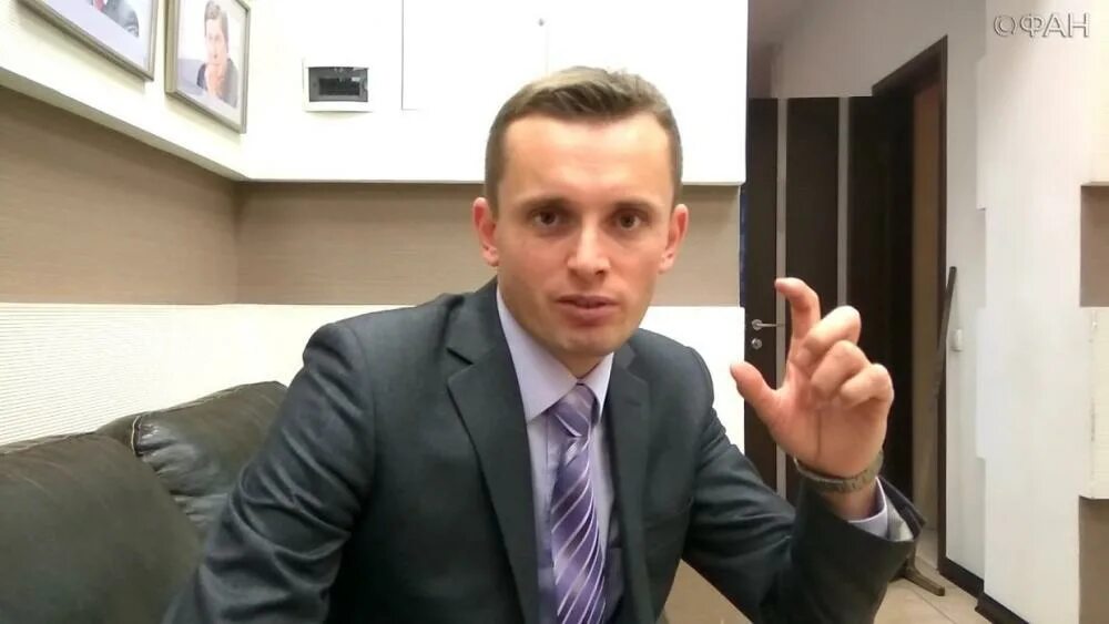 Бортник последнее. Бортник политолог. политолог директор.