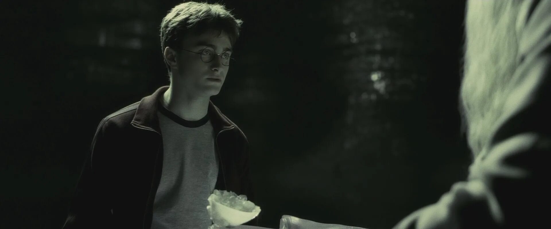 Garri potter va feniks jamiyati o'zbek tilida. Гарри поттер узбек. Эмма уотсон и дэниел рэдклифф танцуют. Гарри поттер 1 uzbek tilida. Гарри поттер узбек тилида.