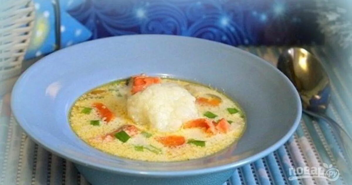 Суп из форели. Суп из стейка форели. Финский рыбный суп лохикейто. Суп из форели пошагово. Суп с форелью.