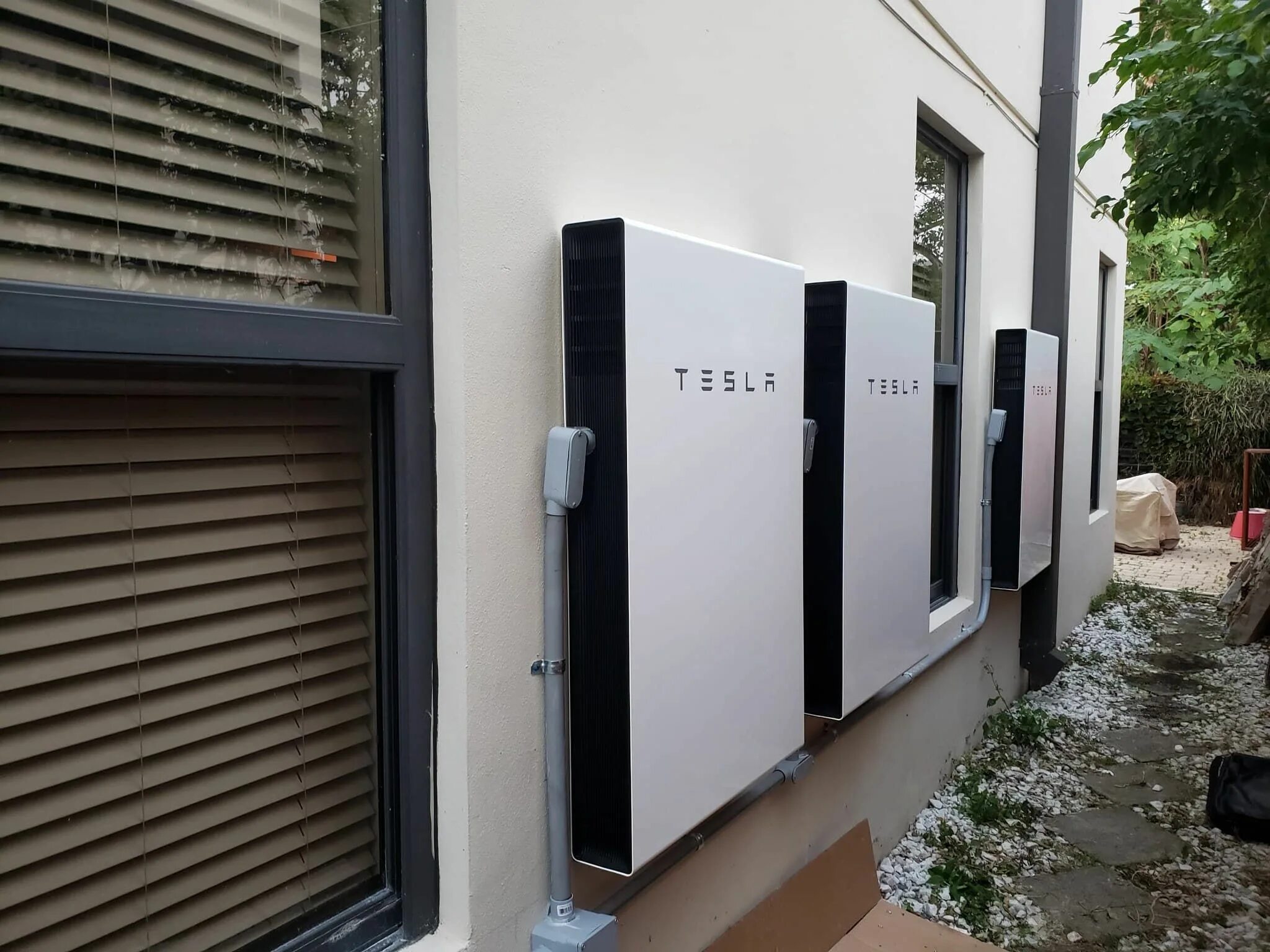 Home battery. Tesla Powerwall 2. Powerwall Batteries Tesla. Tesla Power Wall. Tesla Home Battery.