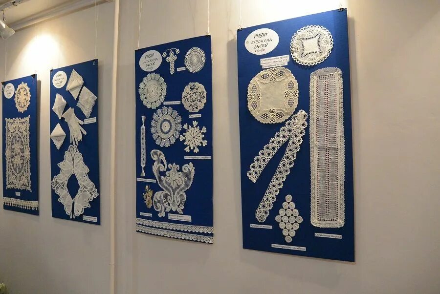 Вологодское кружево галины мамровской. Музей кружева. Музей рушников. Музей кружева (вологда) музеи вологды. Выставка кружева в москве.