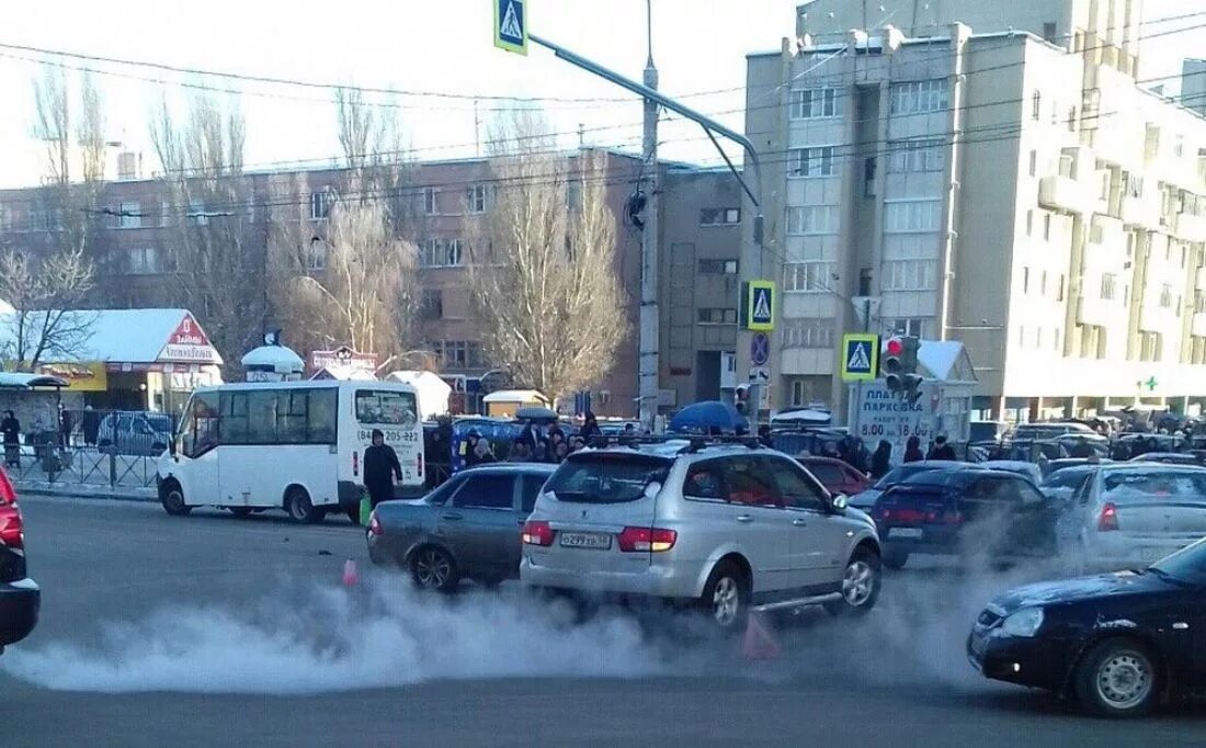 Авария возле центрального рынка. Уфа авария возле центрального рынка. Авария около центрального рынка Саранск. Дом около центрального рынка Пенза.