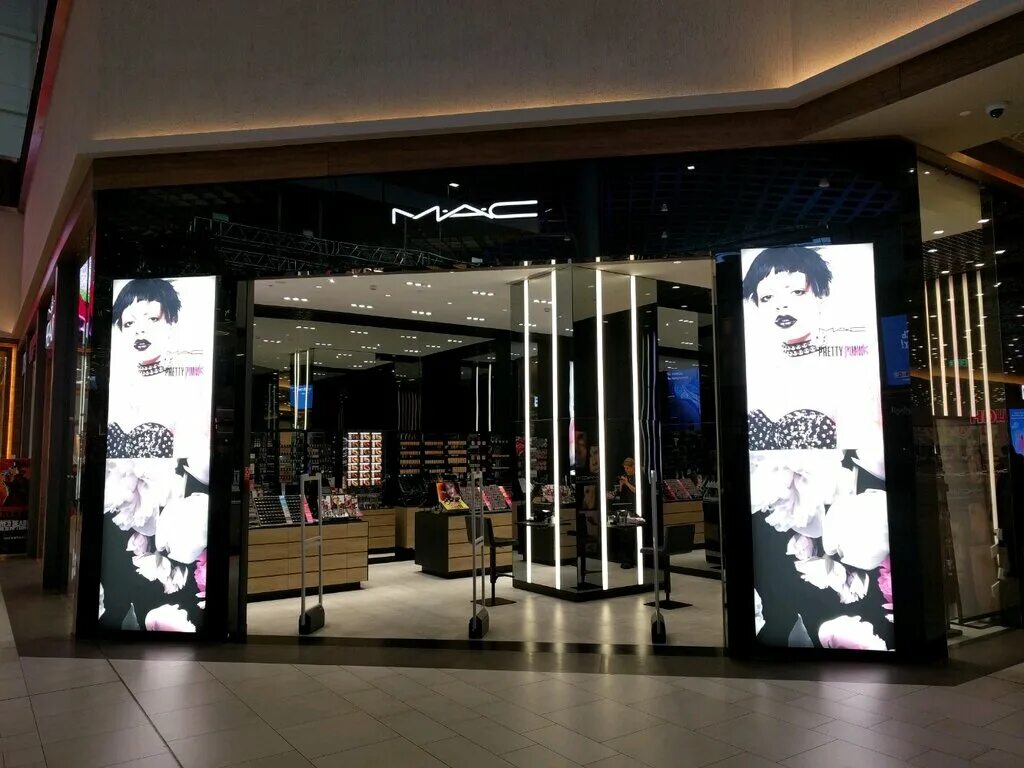 Mac shop ru. Mac магазин одежды. Магазин Мак одежда. Мега белая дача парфюмерные магазины. Магазин Mac Новосибирск.