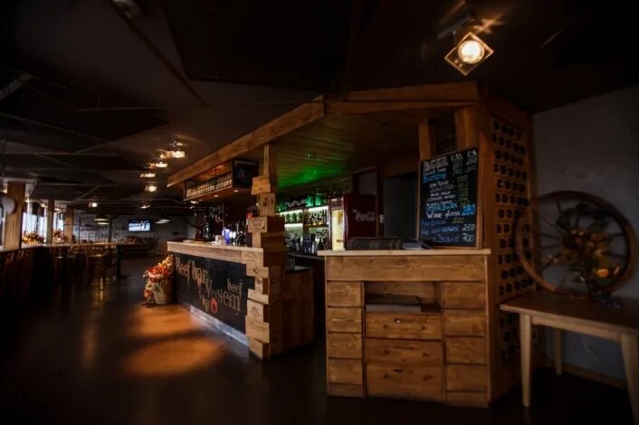 Пивбар уфа простор. Ресторане "биф бар восемь". Биф бар. Биф бар восемь санкт-петербург. Биф бар восемь гостиница москва.