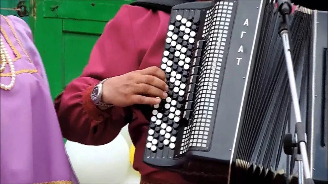 Деревня семечки. Семечки бабушка. Деревня и семечки. Семечки да лавочки. Деревня семечки.