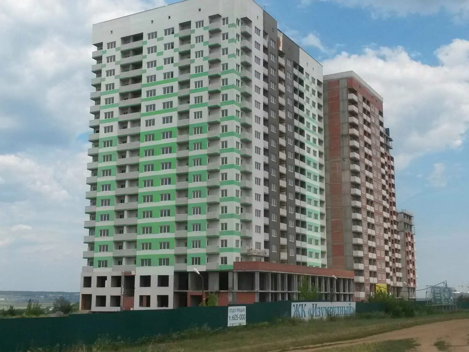 жк изумрудный саратов 2023. изумрудный квартиры от застройщика. жк изумрудный набережные челны. жк изумрудные холмы. жк изумрудный владивосток.